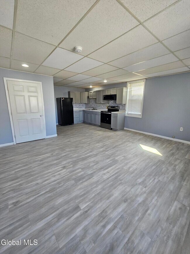 Building Photo - 38 Main St