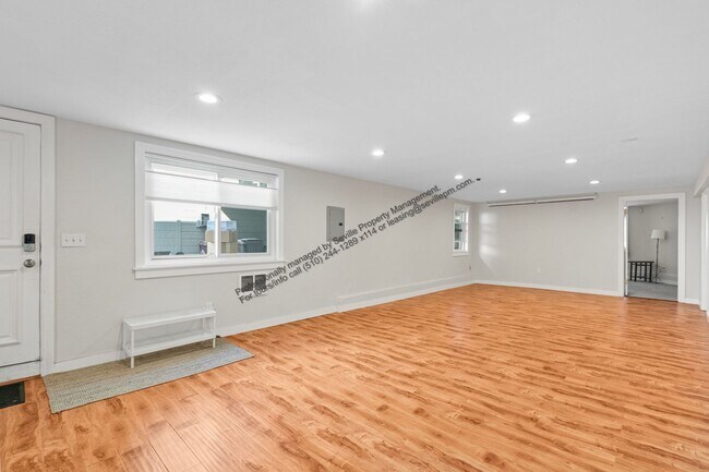 Building Photo - 3BD/1BA First-Floor Unit in West Oakland Duplex – All Utilities Included | $2,999/mo