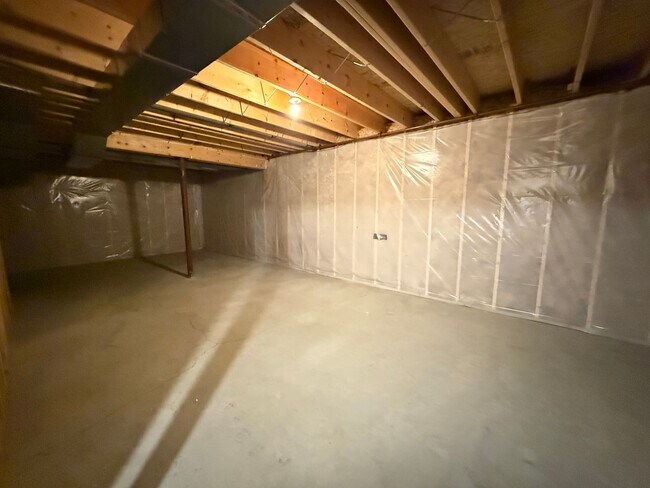 Building Photo - 35-37 Westwood Drive