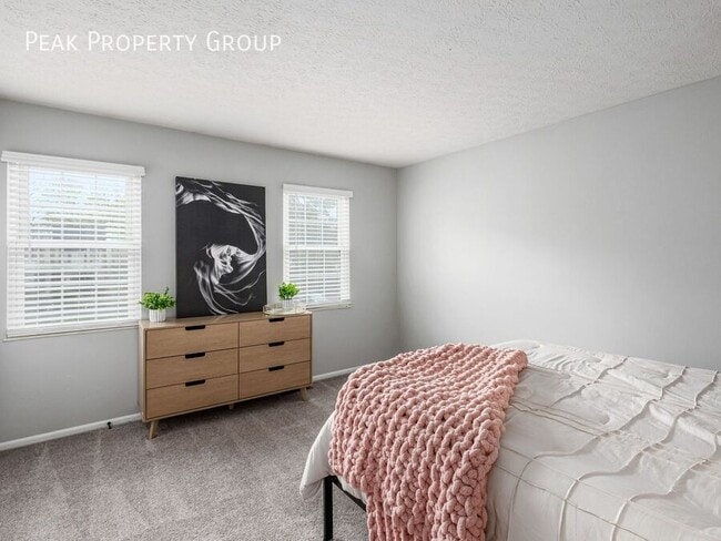 Building Photo - 134 Blakeford Dr