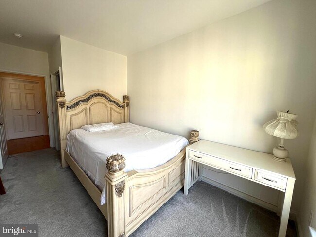 Building Photo - 500 Admirals Way