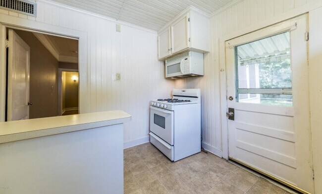 Building Photo - UL Duplex