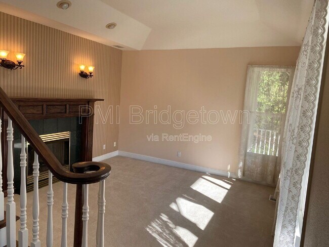 Building Photo - 12805 SE Spring Mountain Dr