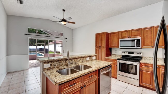 Building Photo - 8071 Stirrup Cay Ct