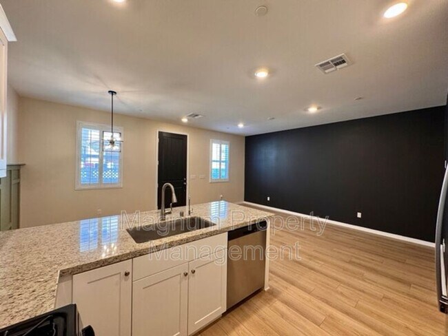 Building Photo - 34495 Agave Dr