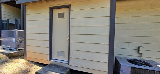 Building Photo - 346 Gracie Rd