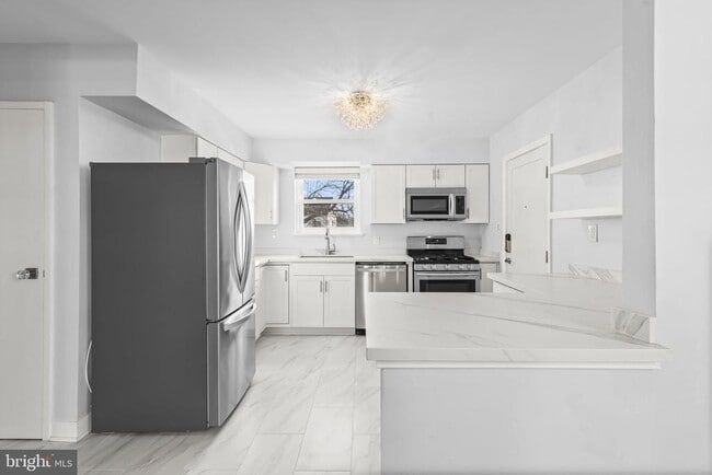 Building Photo - 3918 Usher Ave