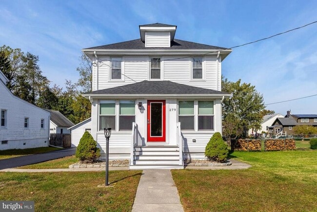 Building Photo - 279 Academy St