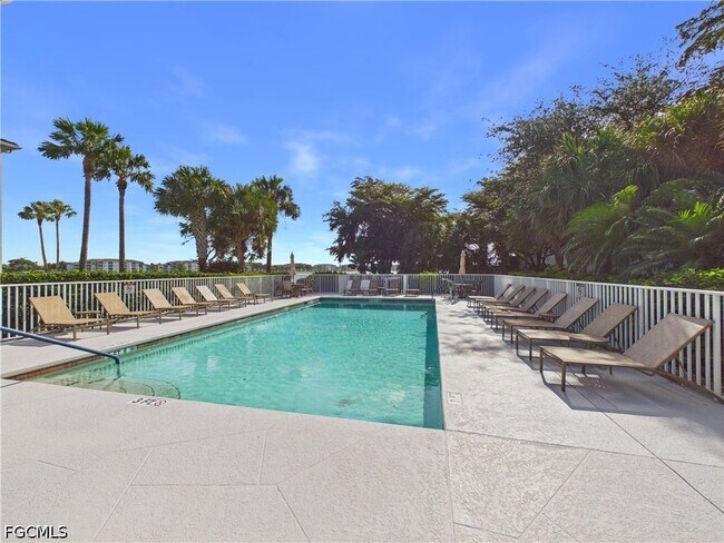 Building Photo - 10391 Butterfly Palm Dr