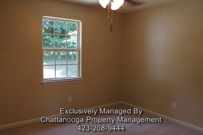 Building Photo - 271 Lee Dr