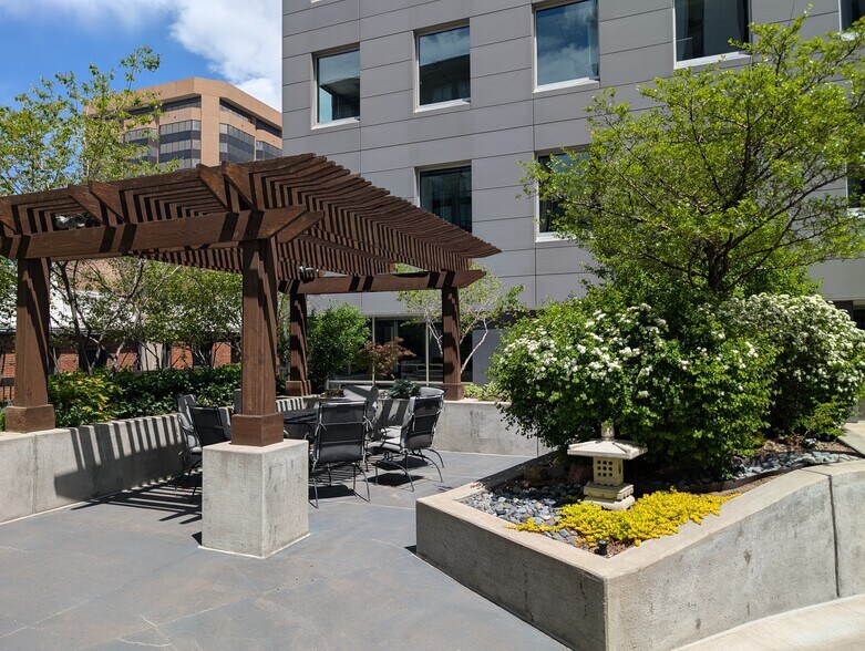 Outdoor Garden Patio - 1625 Larimer St