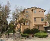 Building Photo - Pet Friendly