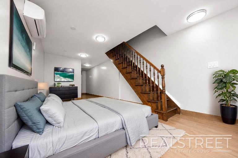 Building Photo - Modern 3 Bed 1.5 Bath in Stuyvesant Hieghts