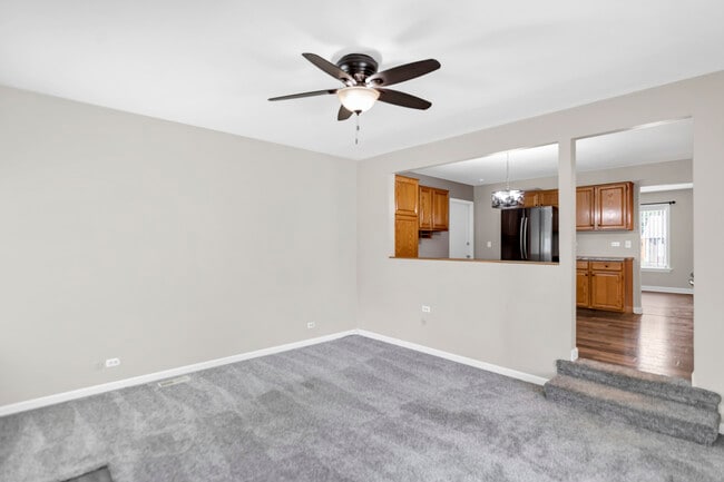 Building Photo - 939 Shorewood Dr