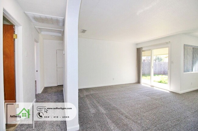 Building Photo - 2176 Oxford Rd