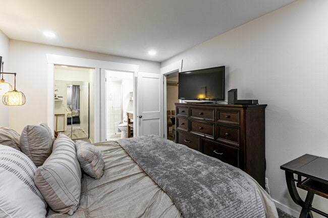 Building Photo - 6861 N 2200 W