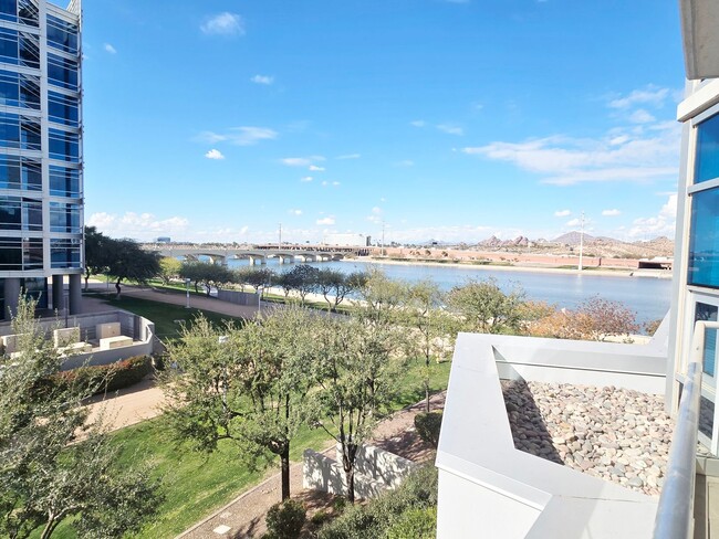 Building Photo - Furnished Condo on Tempe Town Lake 6-12 mo...