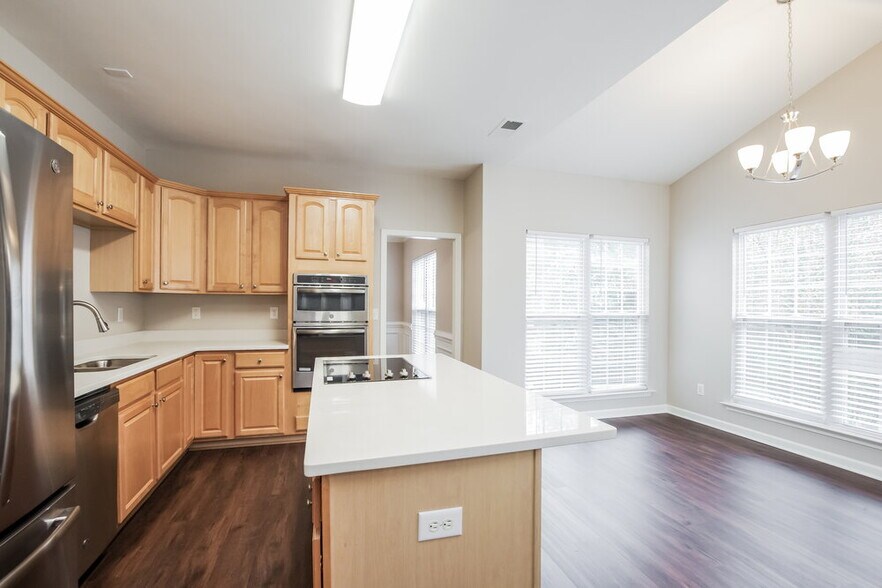 Building Photo - 3435 Fairfax Woods Dr