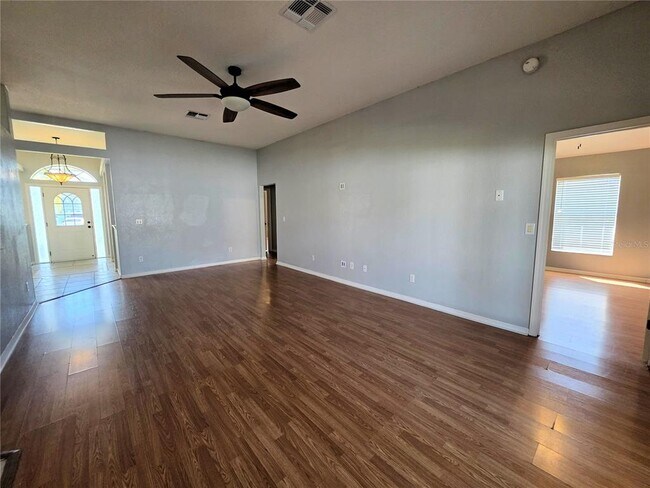 Building Photo - 736 Hurley Dr