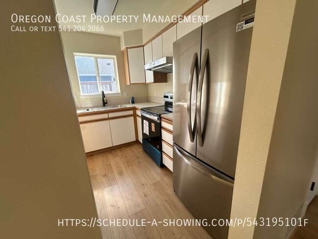 Building Photo - 903 Evergreen Dr
