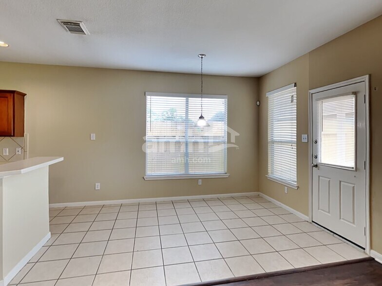 Building Photo - 15742 Flagstone Walk Way