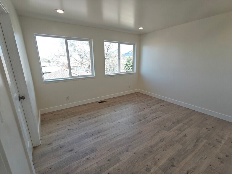 Master Bedroom - 6662 S Highland Dr