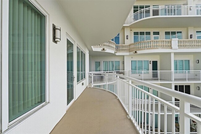 Building Photo - 100 S Eola Dr