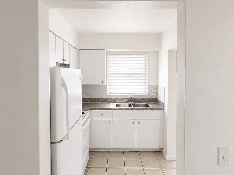 Building Photo - 3701 SW 59th Terrace