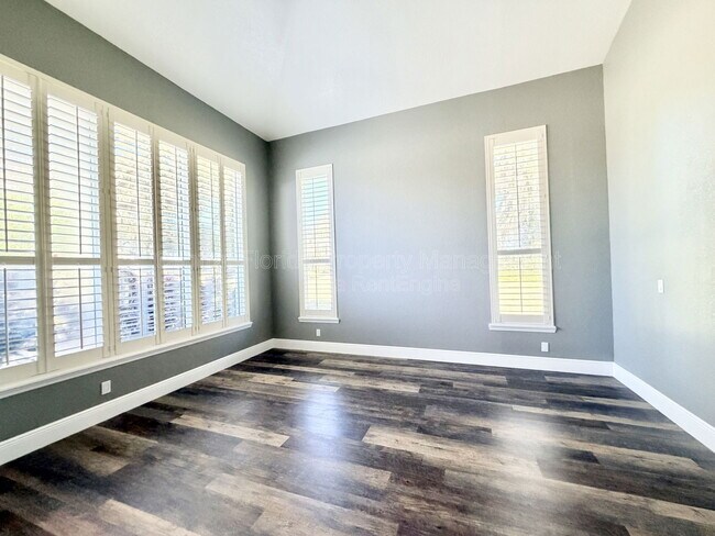 Building Photo - 5243 W Lake Butler Rd