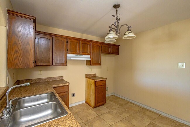 Building Photo - 4416 Wild Flower Ave