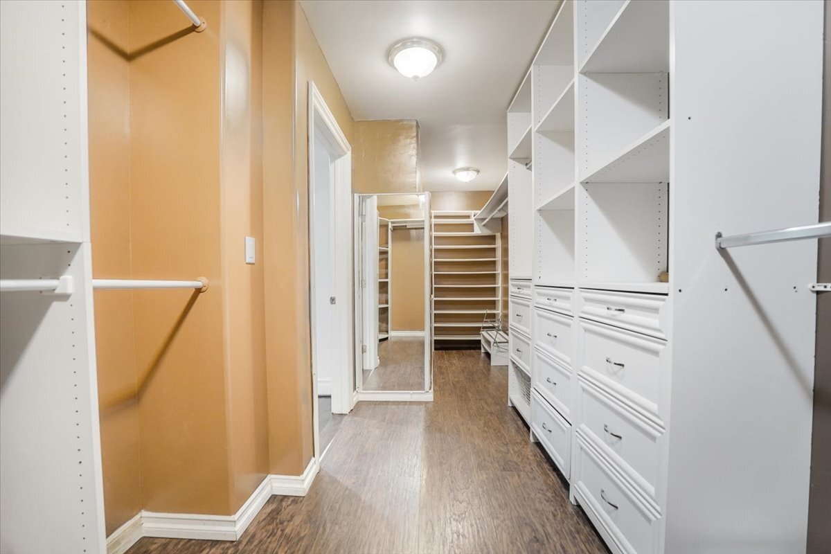 Building Photo - 114 S Layton Dr