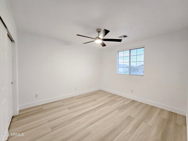 Building Photo - 22276 W Devin Dr