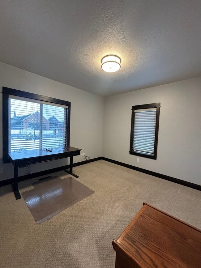 Building Photo - Stunning 4-bedroom, 3-bathroom home in The Ranch Club