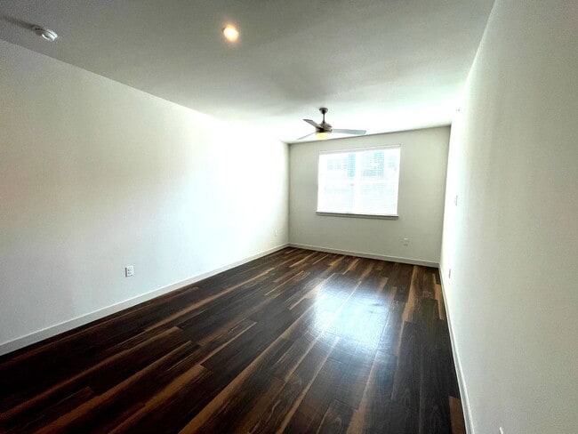 Building Photo - 15117 Fishtrap Bike Path