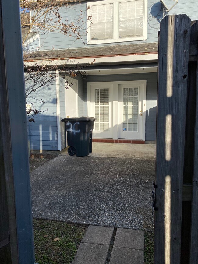 Building Photo - 150 Ocean Dr