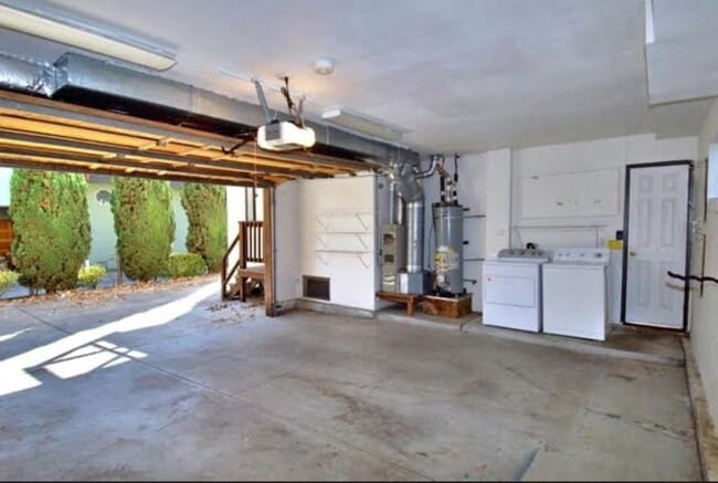 Building Photo - G4 | 1032-1034 Paloma Avenue