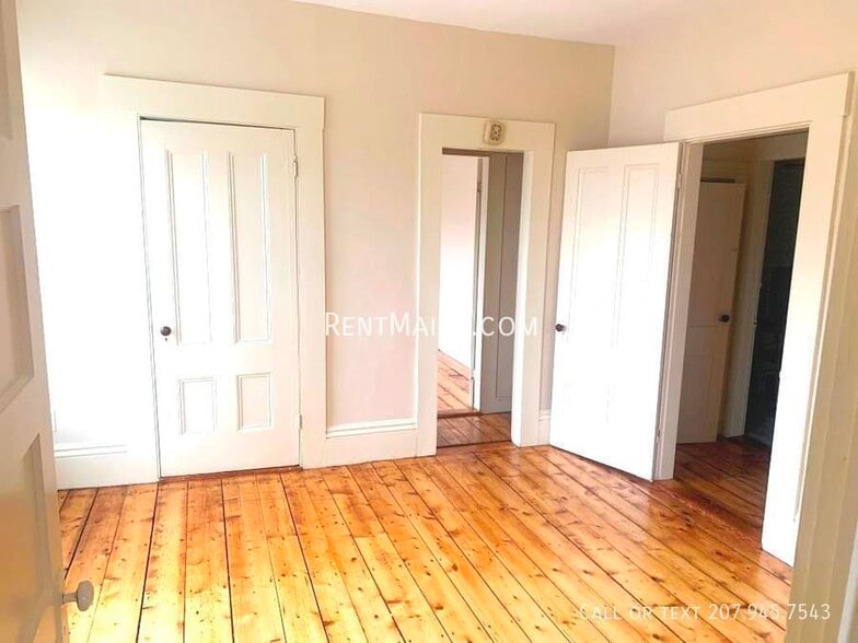 Building Photo - 3 Cushing St