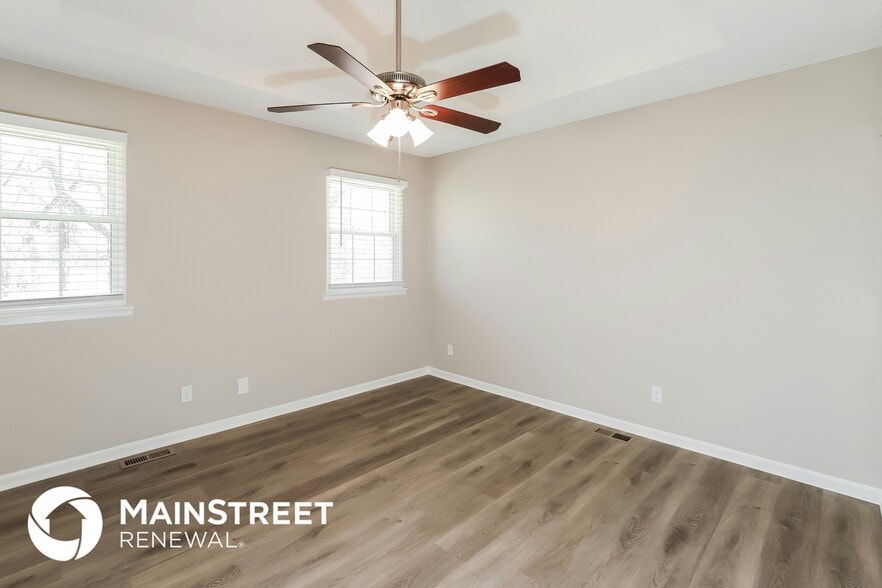 Building Photo - 7641 N Stoddard Ave