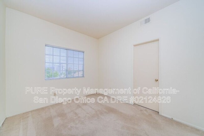 Building Photo - 750 Breeze Hill Rd
