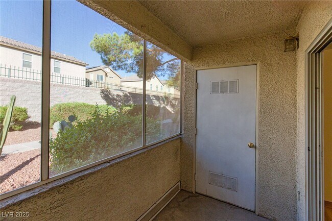 Building Photo - 5710 E Tropicana Ave