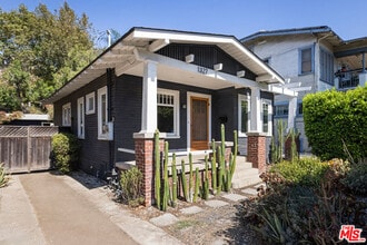 Building Photo - 1327 Portia St