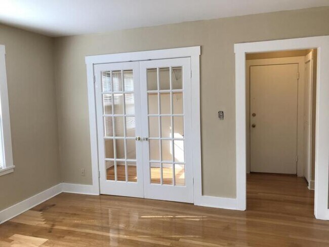 Building Photo - 1 bedroom in Seattle WA 98102