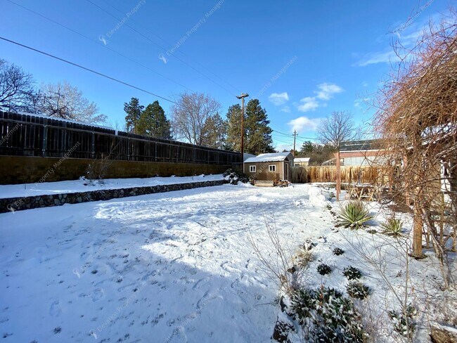 Building Photo - *Unfurnished* Charming Single-Story 3-Bedroom, 2-Bathroom Rancher with Stunning Yard