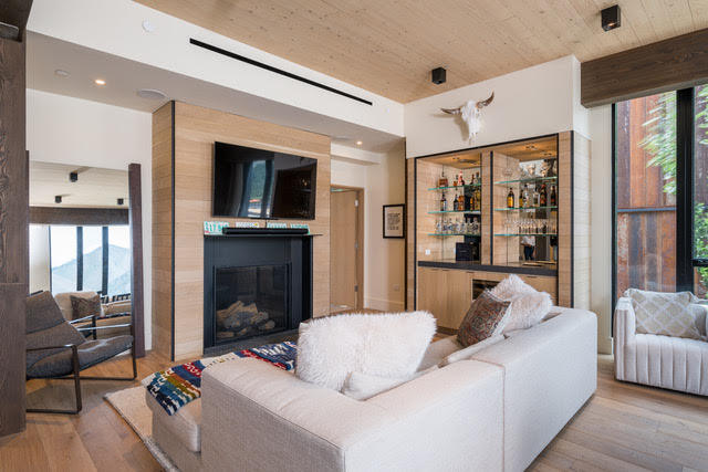 Building Photo - 100 4th St W