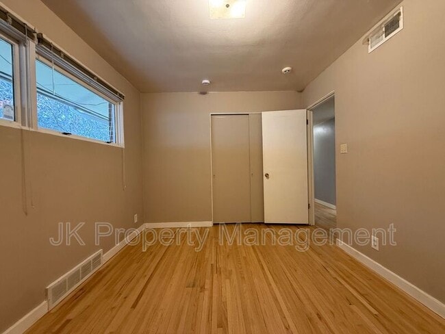 Building Photo - 1726 Alder Dr