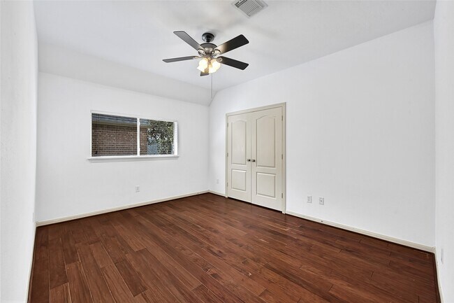 Building Photo - 21327 Pennshore Ln
