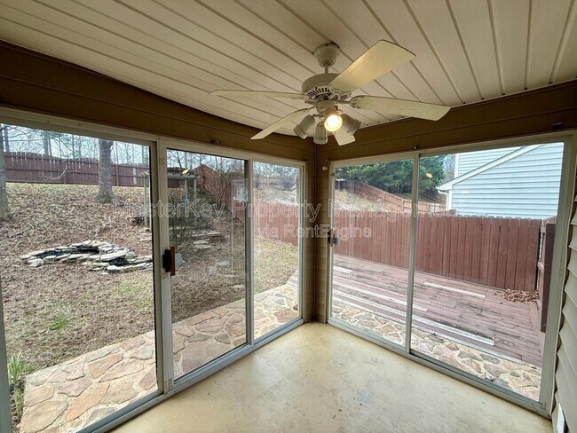 Building Photo - 110 Ridge Lake Dr