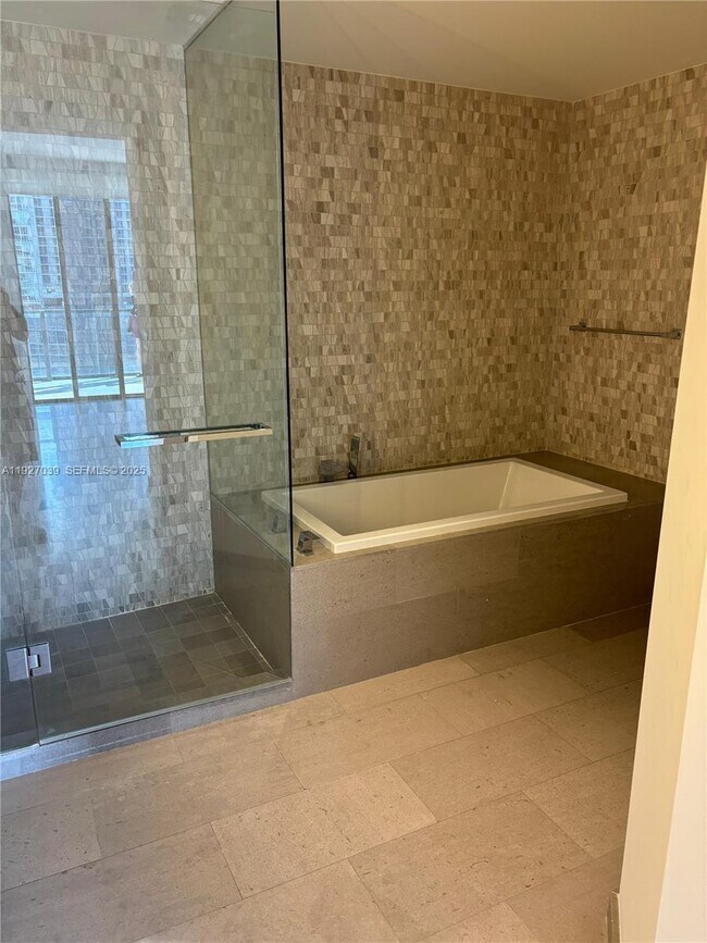 Building Photo - 68 SE 6th St