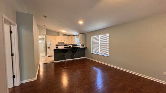 Building Photo - 4417 Siesta Ct