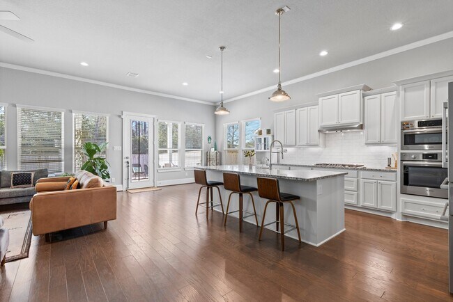 Building Photo - 2311 Pale Star Dr